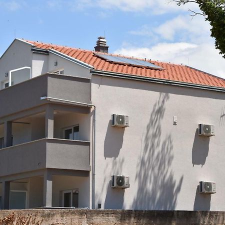 Luka Apartments بيوغْغاد نا موغو المظهر الخارجي الصورة