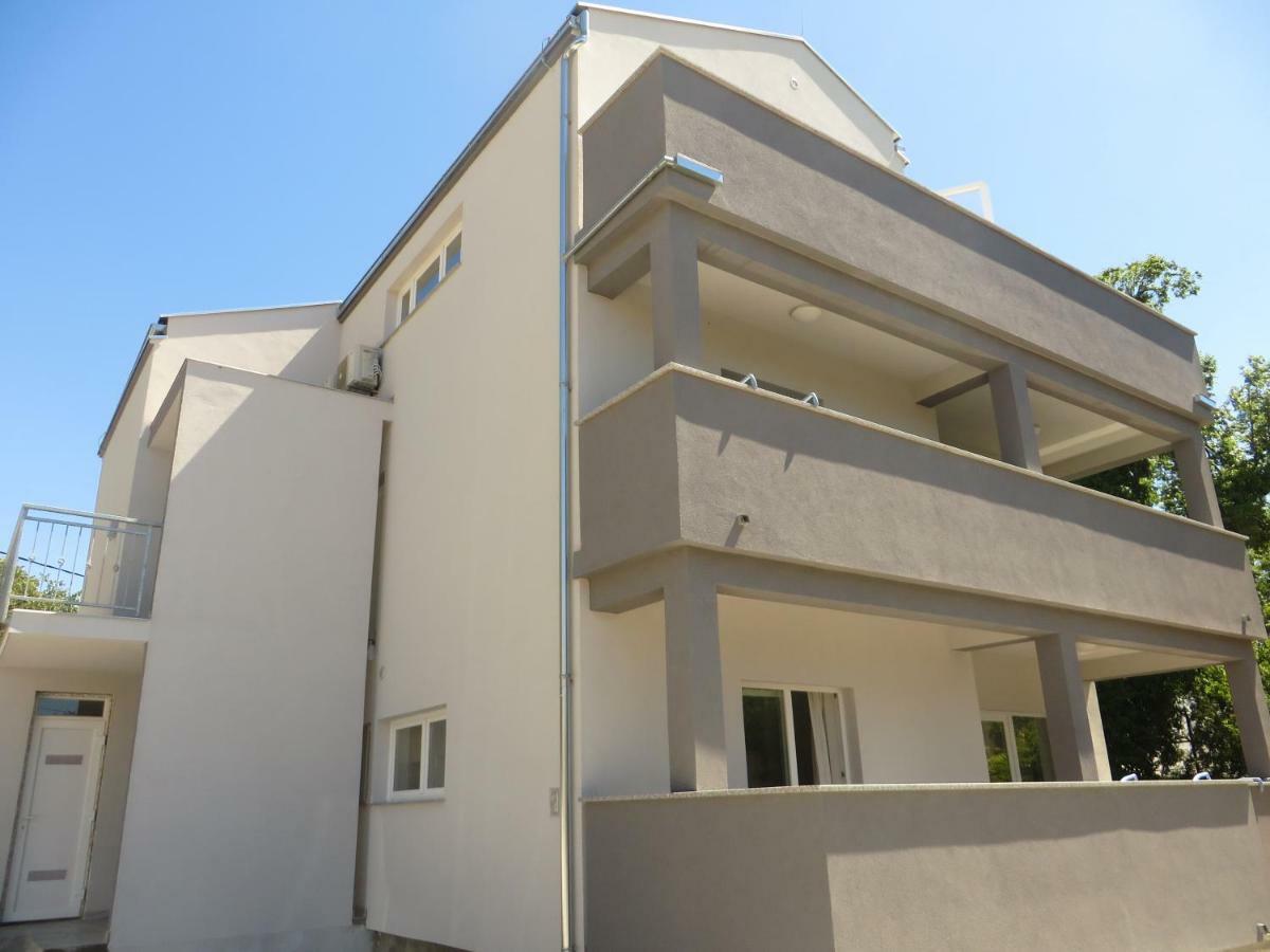 Luka Apartments بيوغْغاد نا موغو المظهر الخارجي الصورة