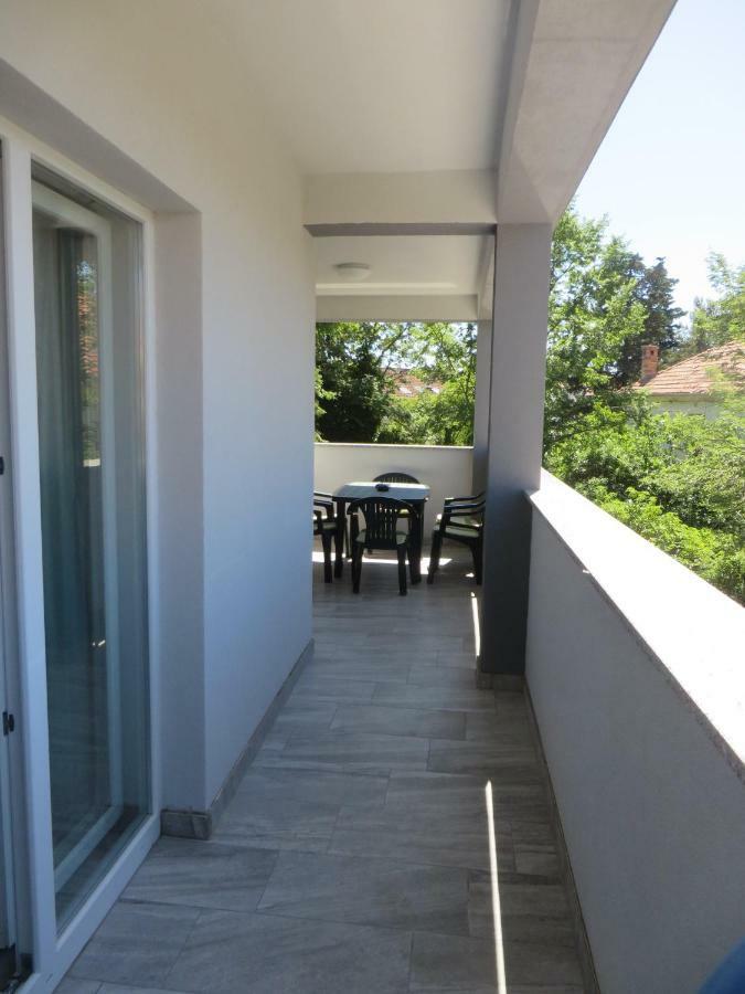 Luka Apartments بيوغْغاد نا موغو المظهر الخارجي الصورة