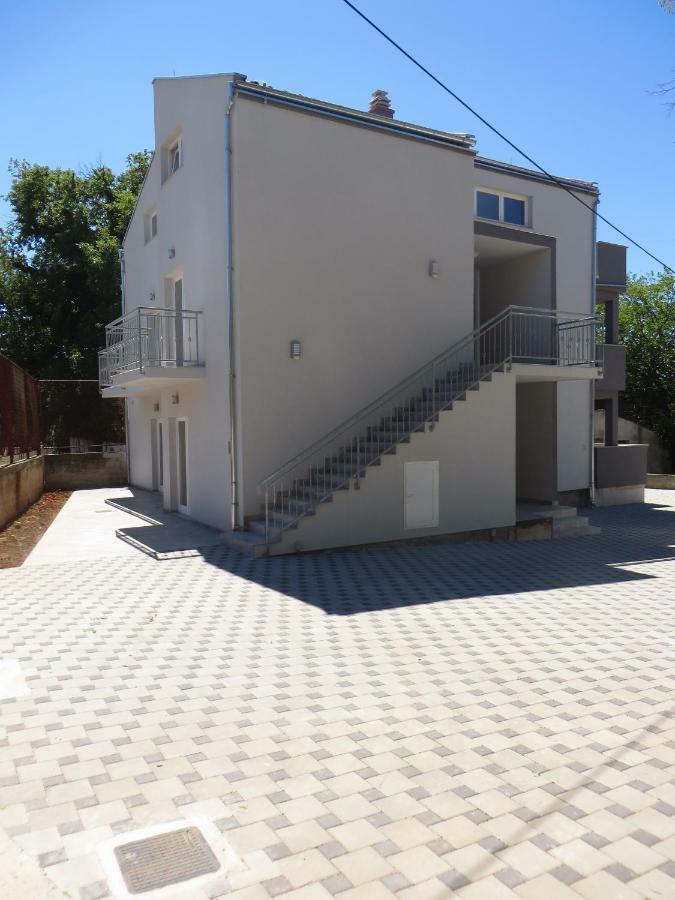 Luka Apartments بيوغْغاد نا موغو المظهر الخارجي الصورة
