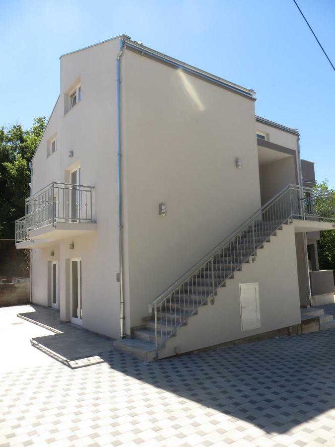Luka Apartments بيوغْغاد نا موغو المظهر الخارجي الصورة