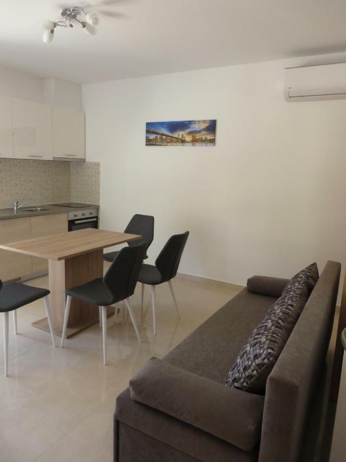 Luka Apartments بيوغْغاد نا موغو المظهر الخارجي الصورة