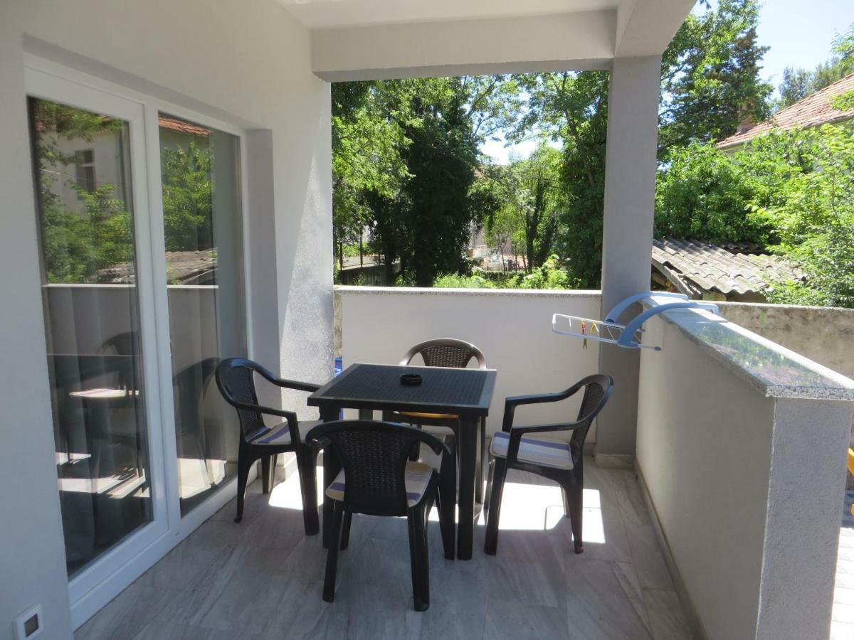 Luka Apartments بيوغْغاد نا موغو المظهر الخارجي الصورة